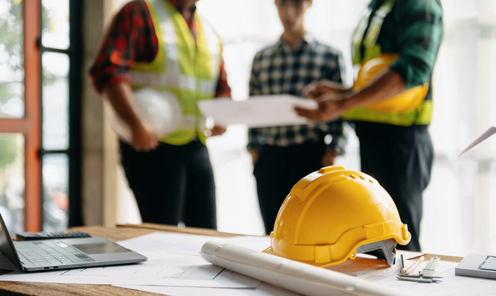 Should You Hire a General Contractor or Manage Your Own Remodel?